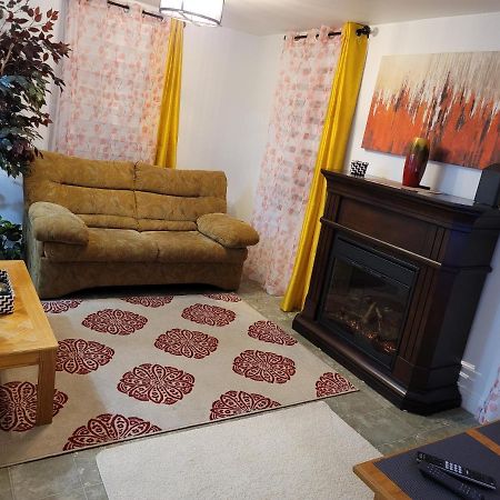 Vibrant Apartment In The Heart Of The Town Edmundston Extérieur photo