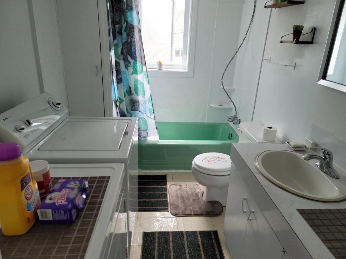 Vibrant Apartment In The Heart Of The Town Edmundston Extérieur photo